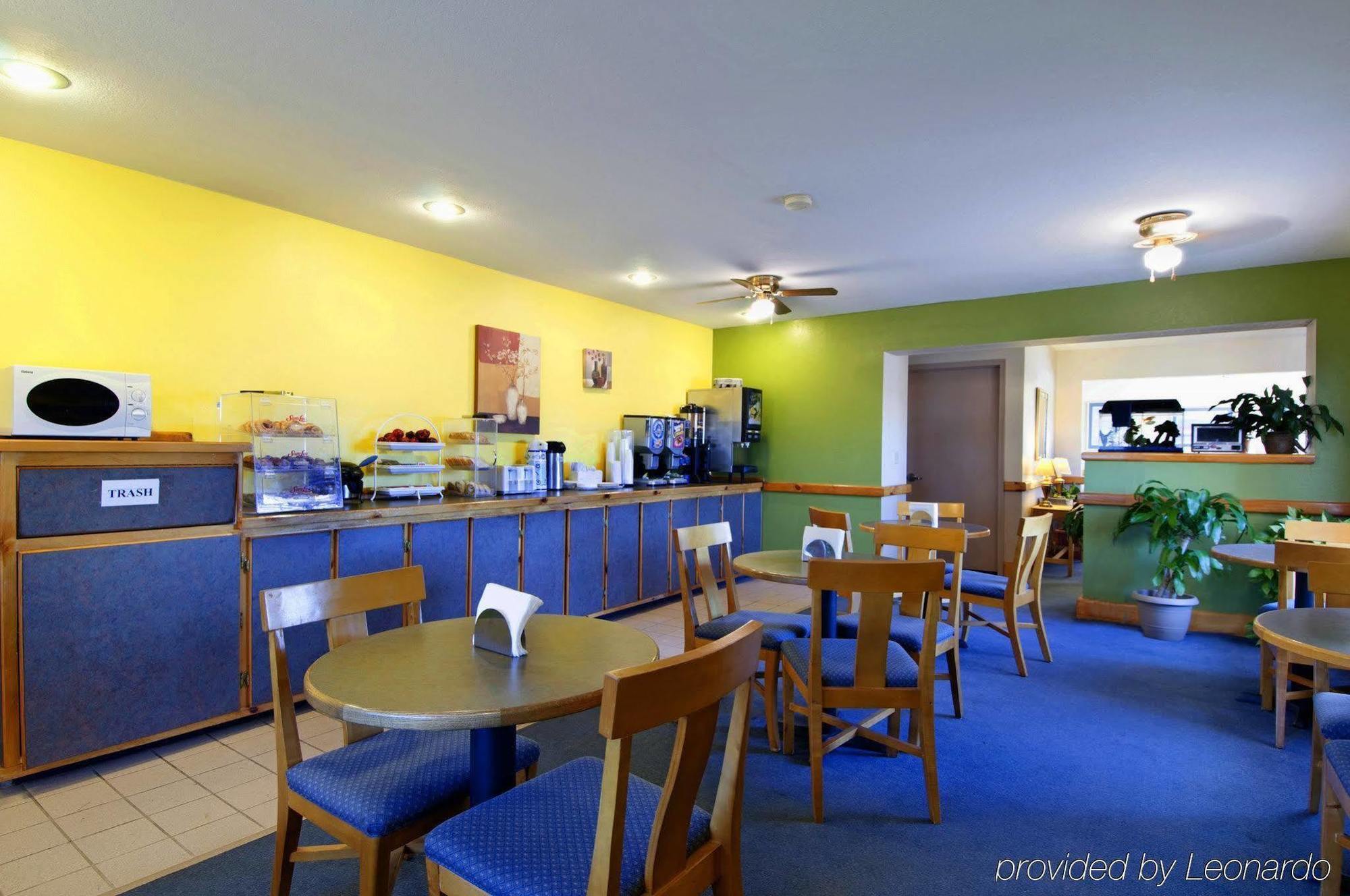 Americas Best Value Inn Garden City Restaurant photo